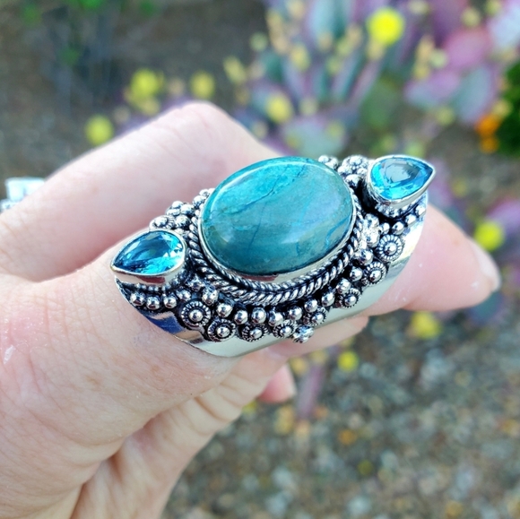 New Chrysocolla and Blue Topaz 925 Silver Statement Ring. - Picture 7 of 16
